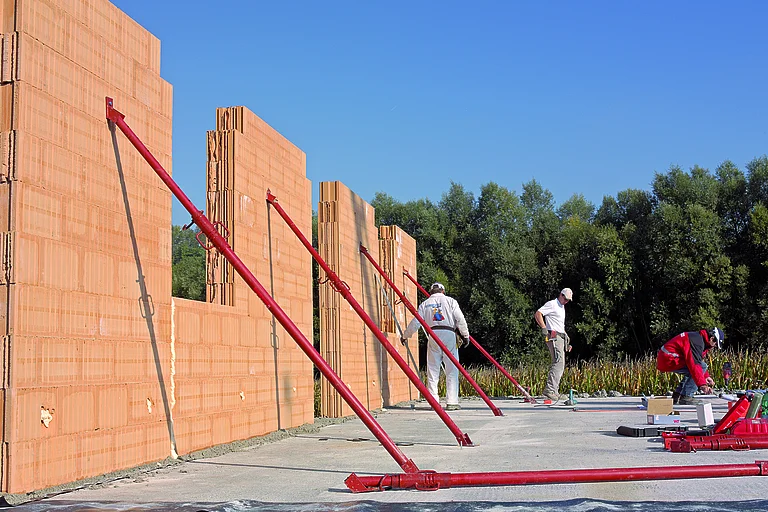 redbloc – Massiv bauen mit vorgefertigten Ziegelwänden