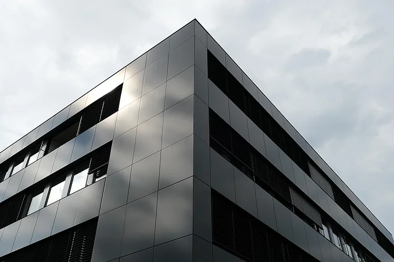 Megasol – Führende architektonische Photovoltaiklösungen