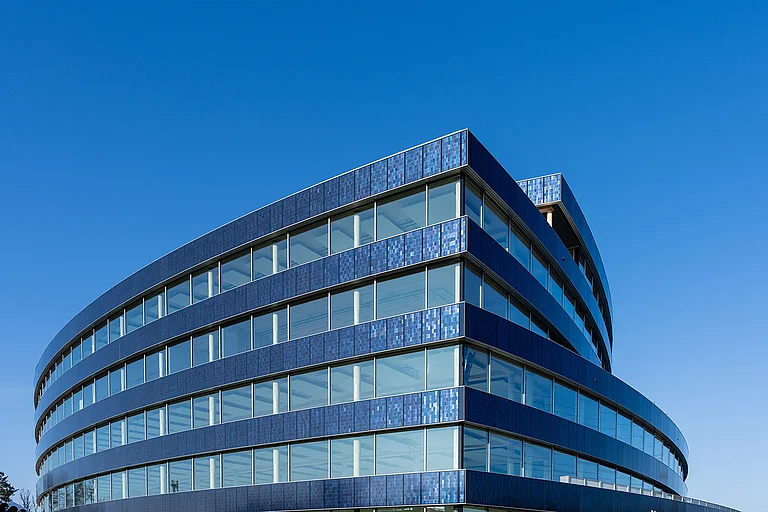 Megasol – Führende architektonische Photovoltaiklösungen